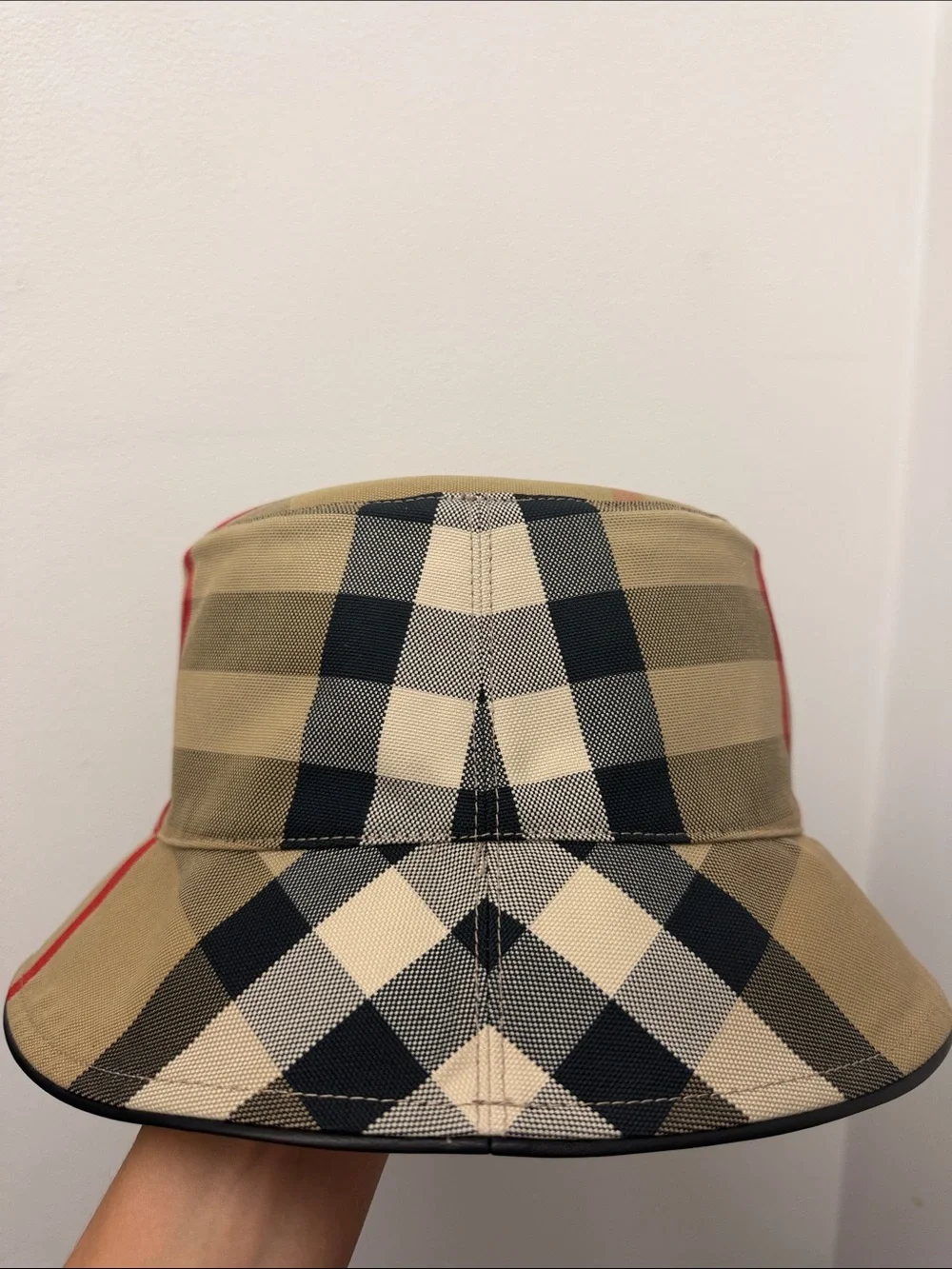 Authentic Burberry Reversible Bucket Hat Unisex. Size XL.
